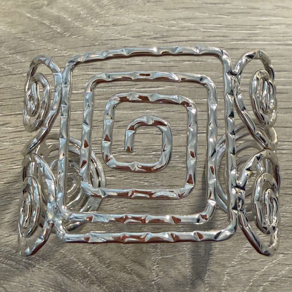 #778 🌸 Bold Modern Geometric Spiral Cuff Bracelet – Silver Tone Statement - Picture 4 of 6